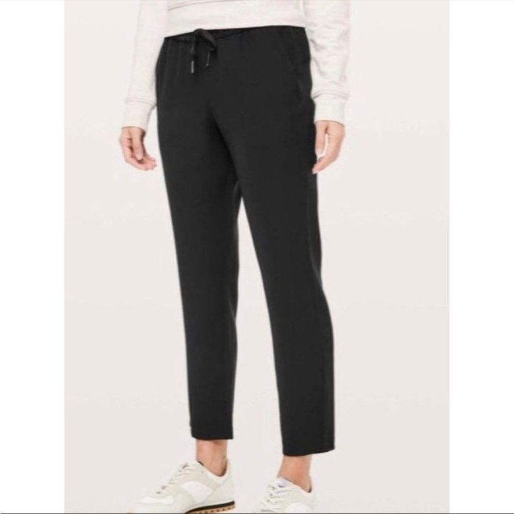 Lululemon on the fly pant 6